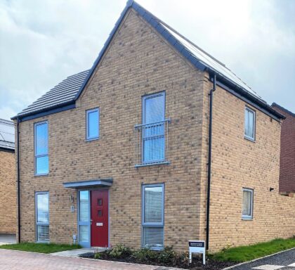 UPOWA has partnered with Lovell Partnerships to deliver a roof-integrated solar and battery storage solution for Wild Walk at Donnington Wood Way, a new sustainable housing development in Telford.