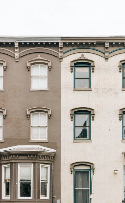 The Association for Decentralised Energy (ADE) urges the Government to implement vital minimum energy efficiency standards (MEES) for homes, emphasising the benefits of reducing emissions, enhancing energy security, and achieving lasting reductions in household bills.